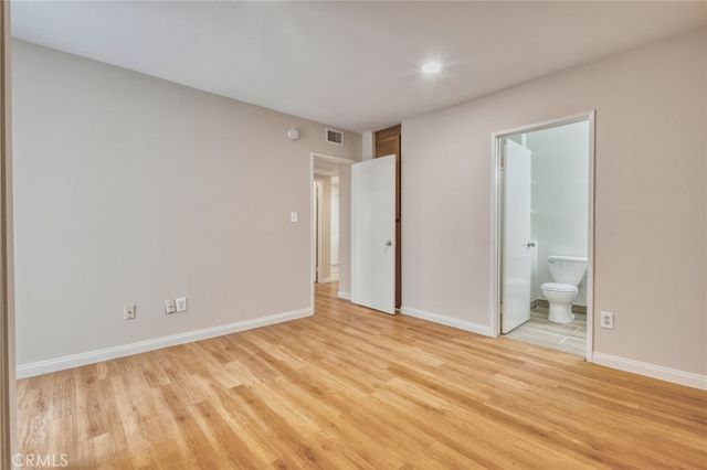 4546 Murietta Avenue 105, Sherman Oaks, CA 91423