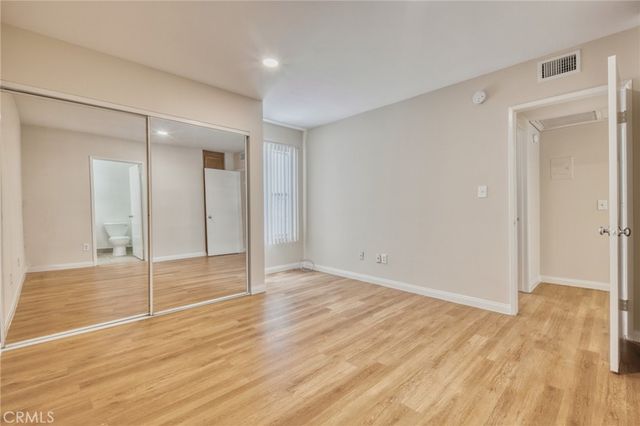 4546 Murietta Avenue 105, Sherman Oaks, CA 91423