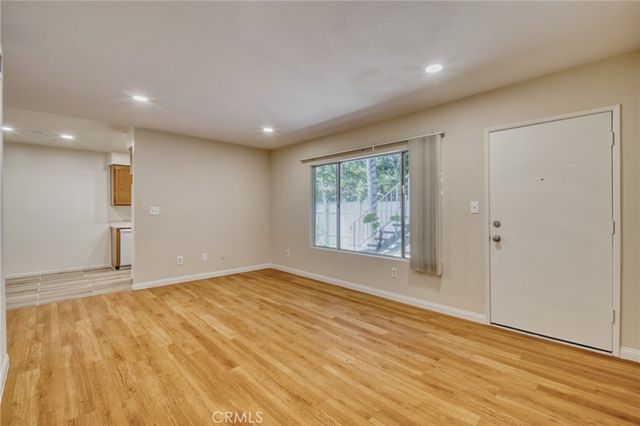 4546 Murietta Avenue 105, Sherman Oaks, CA 91423