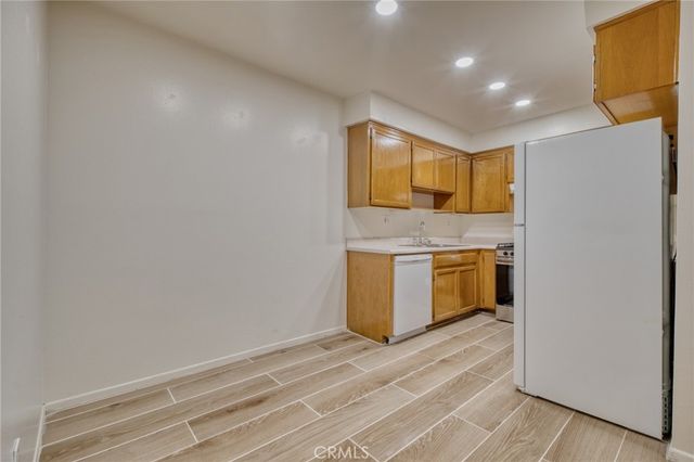 4546 Murietta Avenue 105, Sherman Oaks, CA 91423