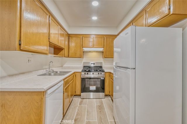 4546 Murietta Avenue 105, Sherman Oaks, CA 91423