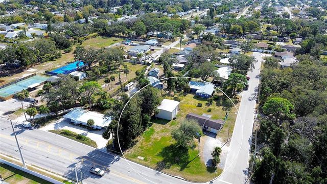 2118 53RD AVENUE W, Bradenton, FL 34207