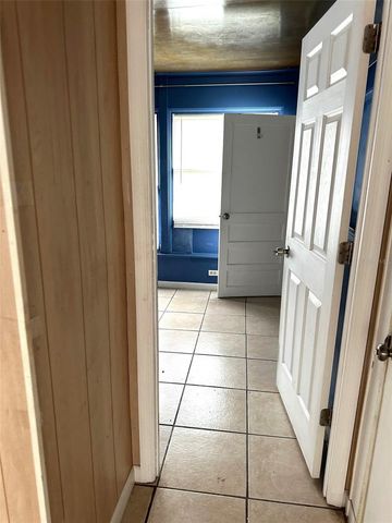 2118 53RD AVENUE W, Bradenton, FL 34207