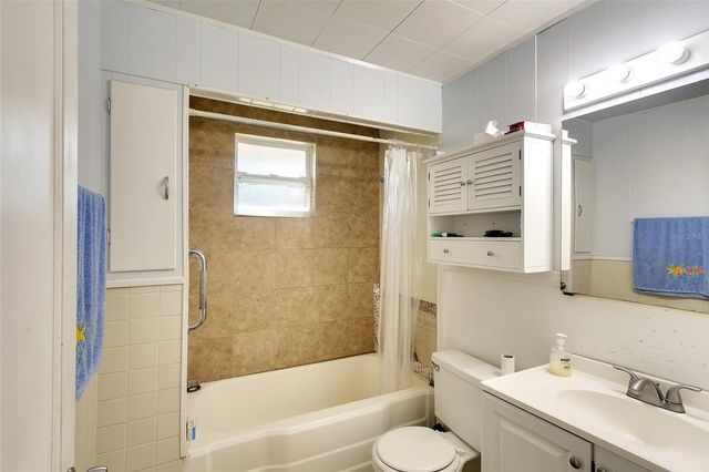 2118 53RD AVENUE W, Bradenton, FL 34207