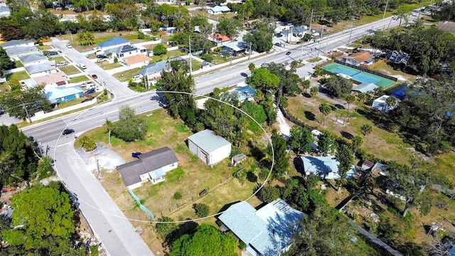 2118 53RD AVENUE W, Bradenton, FL 34207