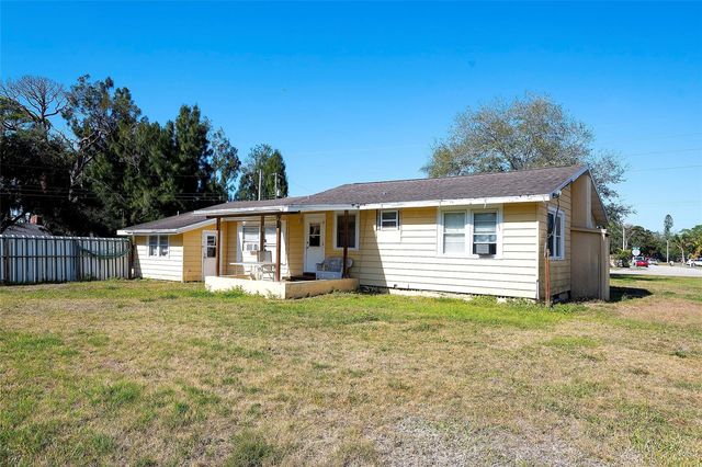 2118 53RD AVENUE W, Bradenton, FL 34207