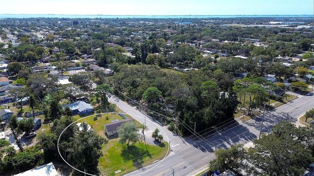 2118 53RD AVENUE W, Bradenton, FL 34207