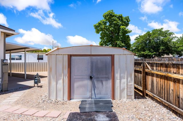 400 Del Rey Court SE, Rio Rancho, NM 87124