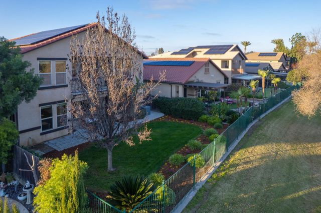 11384 N Via Montessori Drive, Fresno, CA 93730