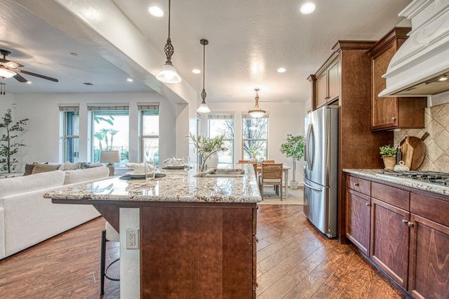 11384 N Via Montessori Drive, Fresno, CA 93730