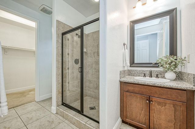 11384 N Via Montessori Drive, Fresno, CA 93730