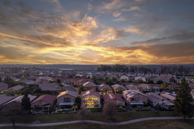 11384 N Via Montessori Drive, Fresno, CA 93730