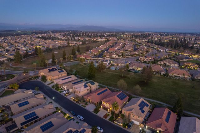 11384 N Via Montessori Drive, Fresno, CA 93730