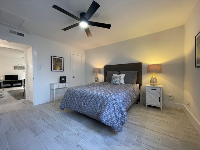 1855 Portsmouth Street 7D, Houston, TX 77098