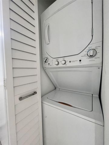 1855 Portsmouth Street 7D, Houston, TX 77098