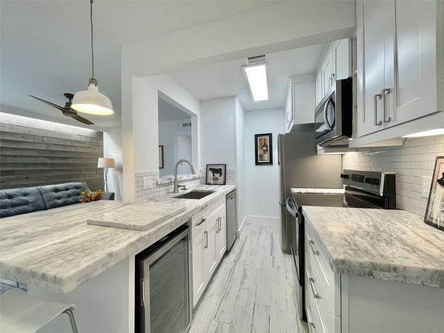 1855 Portsmouth Street 7D, Houston, TX 77098