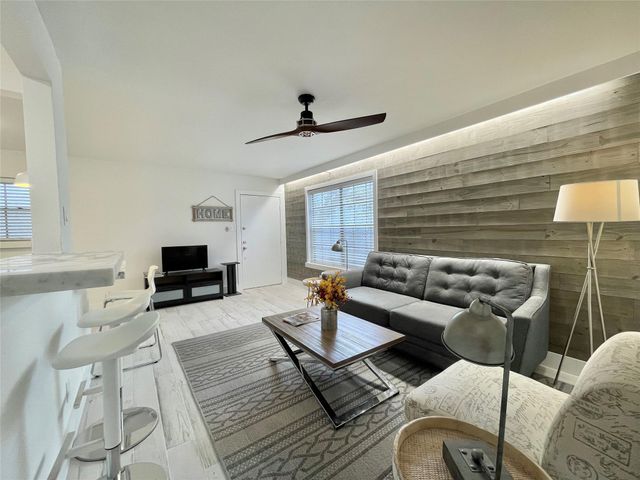 1855 Portsmouth Street 7D, Houston, TX 77098