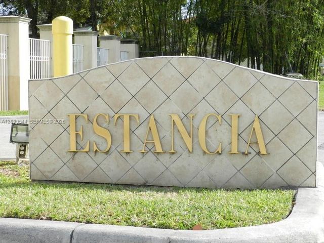 312 Talia Cir, Palm Springs, FL 33461