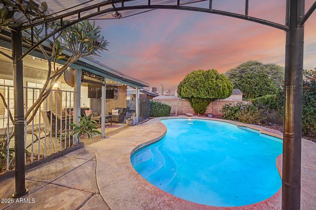 6321 W ACAPULCO Lane, Glendale, AZ 85306