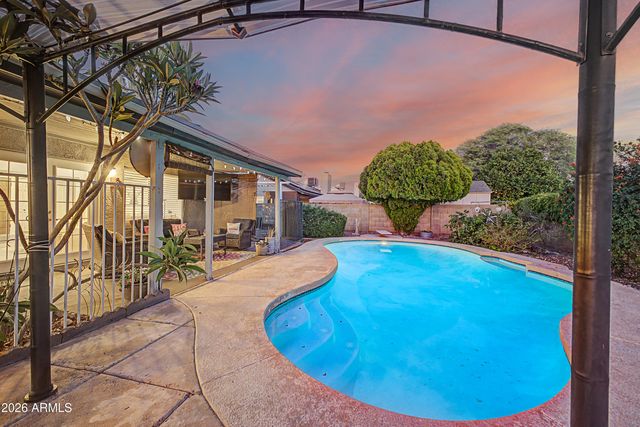 6321 W ACAPULCO Lane, Glendale, AZ 85306