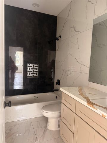 3822 Sunrise Lane, Damon, TX 77430