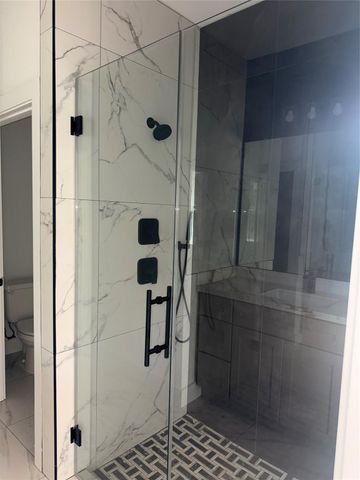 3822 Sunrise Lane, Damon, TX 77430