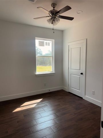 3822 Sunrise Lane, Damon, TX 77430