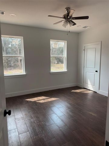 3822 Sunrise Lane, Damon, TX 77430