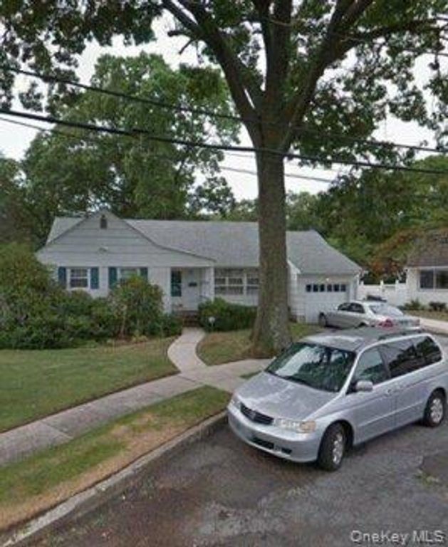 75 Royal Drive, Freeport, NY 11520 — photo 2