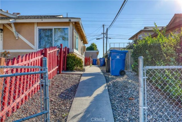 700 West Morrison Avenue, Santa Maria, CA 93458