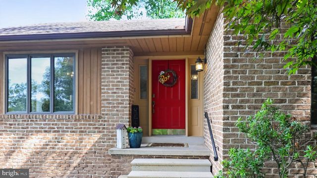2571 VALLEY VIEW RD, Morgantown, PA 19543