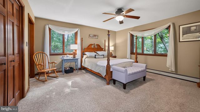 2571 VALLEY VIEW RD, Morgantown, PA 19543