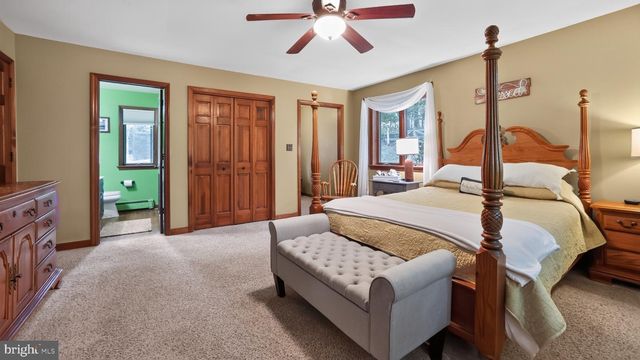 2571 VALLEY VIEW RD, Morgantown, PA 19543