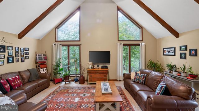 2571 VALLEY VIEW RD, Morgantown, PA 19543