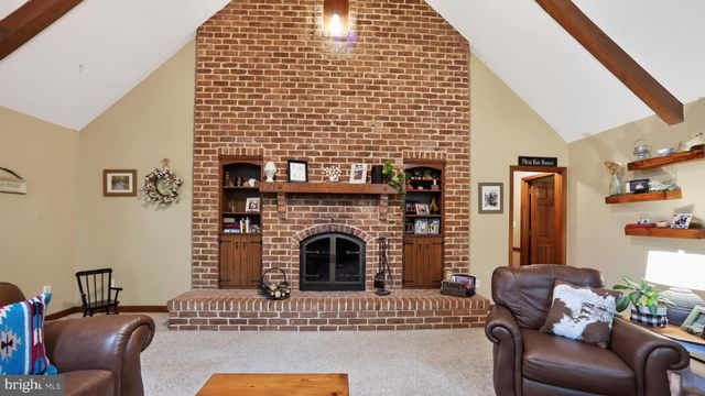 2571 VALLEY VIEW RD, Morgantown, PA 19543