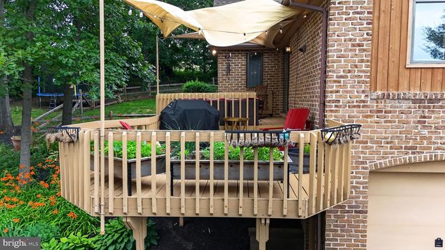 2571 VALLEY VIEW RD, Morgantown, PA 19543