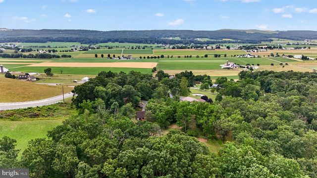 2571 VALLEY VIEW RD, Morgantown, PA 19543
