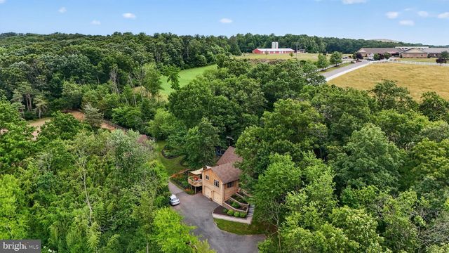 2571 VALLEY VIEW RD, Morgantown, PA 19543