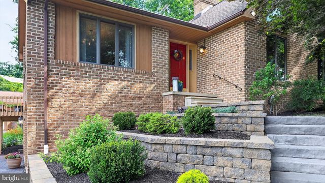 2571 VALLEY VIEW RD, Morgantown, PA 19543
