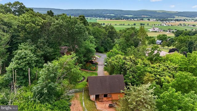 2571 VALLEY VIEW RD, Morgantown, PA 19543