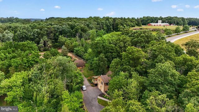 2571 VALLEY VIEW RD, Morgantown, PA 19543