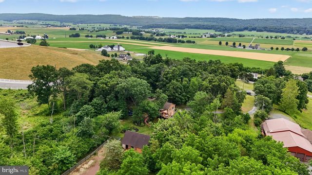 2571 VALLEY VIEW RD, Morgantown, PA 19543