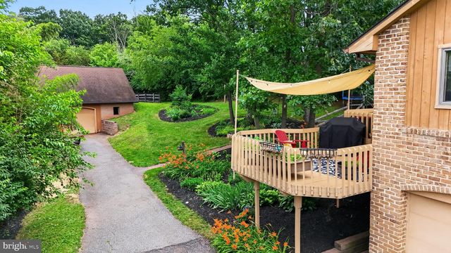 2571 VALLEY VIEW RD, Morgantown, PA 19543