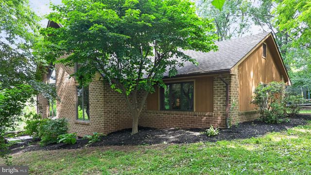 2571 VALLEY VIEW RD, Morgantown, PA 19543