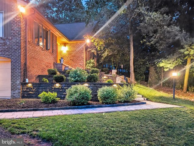2571 VALLEY VIEW RD, Morgantown, PA 19543