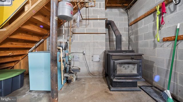 2571 VALLEY VIEW RD, Morgantown, PA 19543