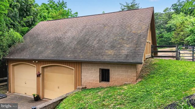 2571 VALLEY VIEW RD, Morgantown, PA 19543