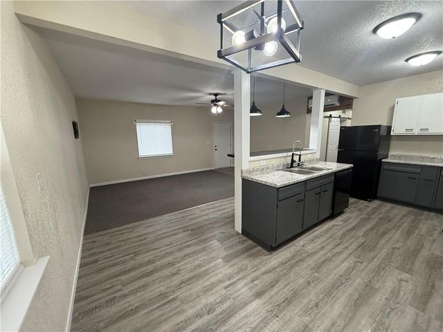 210 W 7th Street, Knob Noster, MO 65336