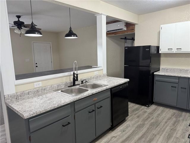 210 W 7th Street, Knob Noster, MO 65336