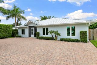 1128 Hilltop DR, Naples, FL 34103